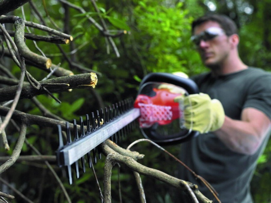 Elektrinės gyvatvorių žirklės Black&Decker GT7030 kaina ir informacija | Gyvatvorių, žolės žirklės | pigu.lt