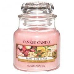 Ароматическая свеча Yankee Candle Cut Roses,104 г.  цена и информация | Подсвечники, свечи | pigu.lt