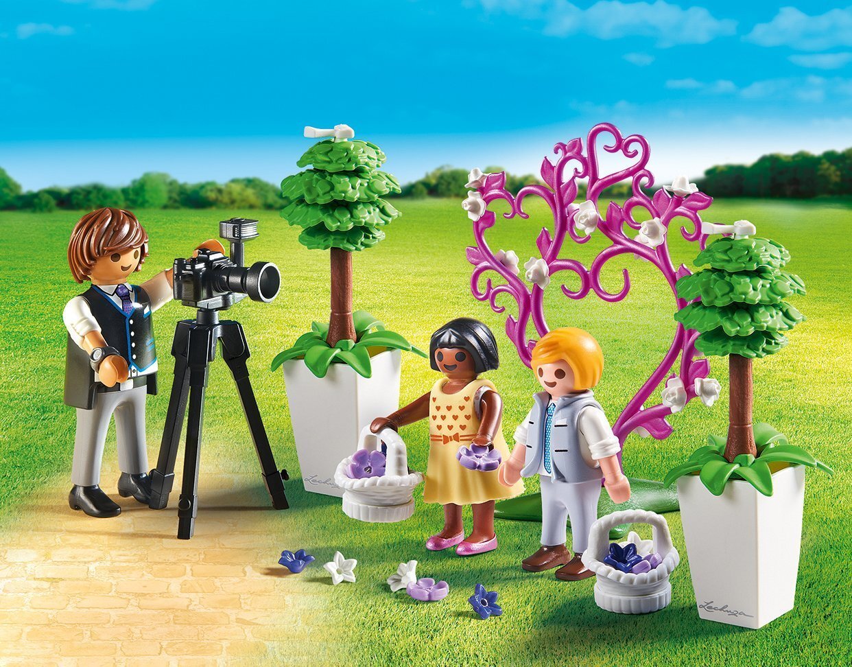 9230 PLAYMOBIL® City Life, Gėlių vaikai ir fotografas цена и информация | Konstruktoriai ir kaladėlės | pigu.lt