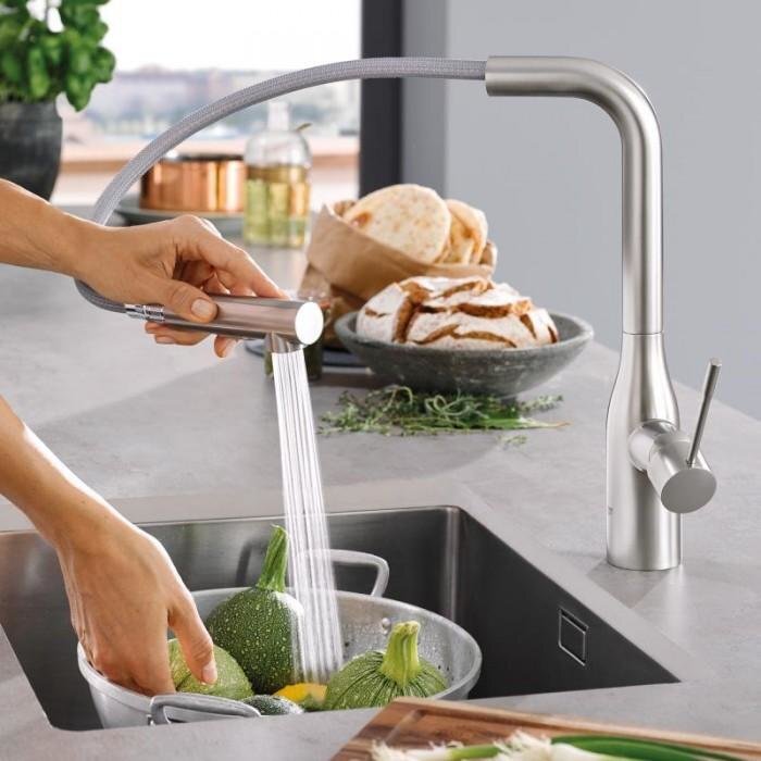 GROHE Essence virtuvinis maišytuvas su ištraukiamu dušeliu, chromas 30270000 цена и информация | Virtuvės maišytuvai | pigu.lt