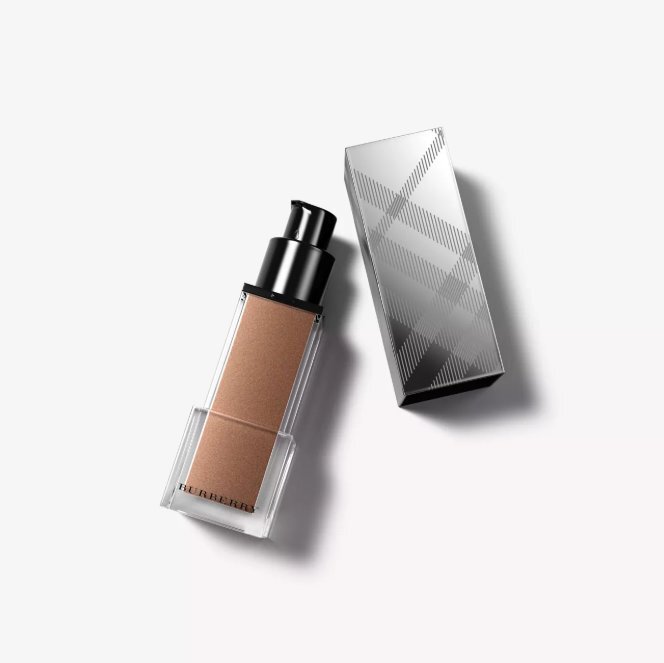 Švytėjimo suteikianti makiažo bazė Burberry Fresh Glow Luminous 30 ml, 02 Golden Radiance kaina ir informacija | Makiažo pagrindai, pudros | pigu.lt