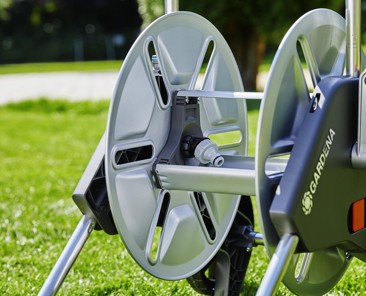 Gardena metalinis vežimėlis laistymo žarnai AquaRoll, M kaina ir informacija | Laistymo įranga, purkštuvai | pigu.lt