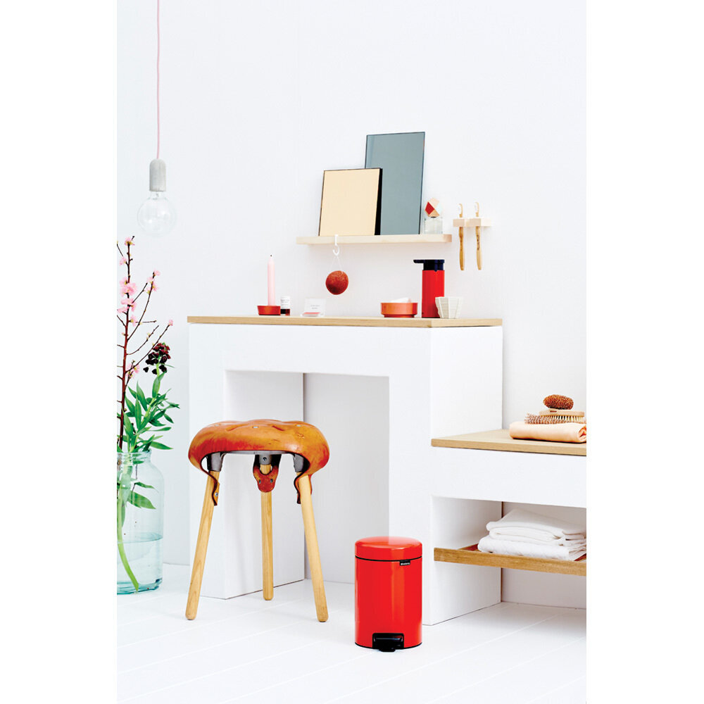 Brabantia šiukšliadėžė NewIcon, 3 l, raudona цена и информация | Šiukšliadėžės | pigu.lt