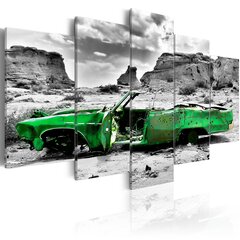 Paveikslas - Green retro car at Colorado Desert kaina ir informacija | Reprodukcijos, paveikslai | pigu.lt