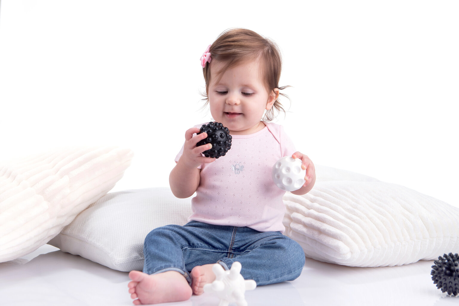 Kamuoliukai sensoriniam vystymui Tullo, juoda- balta, 4 vnt., 461 цена и информация | Žaislai kūdikiams | pigu.lt