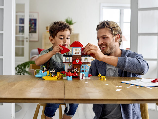 10889 LEGO® DUPLO Disney Mikio atostogų namas kaina ir informacija | Konstruktoriai ir kaladėlės | pigu.lt