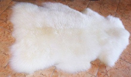 Natūralaus avies kailio kilimėlis, 90x130 cm цена и информация | Kilimai | pigu.lt