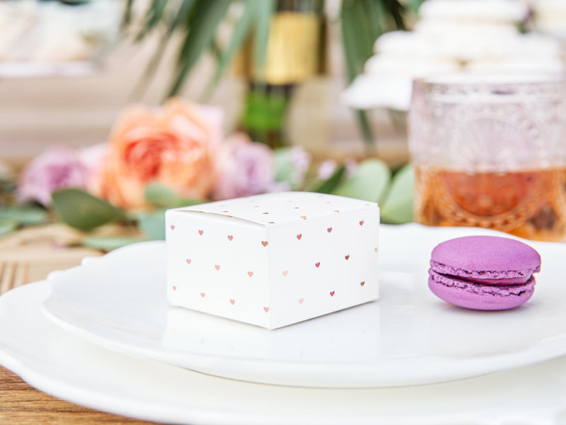 Dekoratyvinės dėžutės skanėstams, baltos su rožinio aukso spalvos širdelėmis, 6x3,5x5,5 cm, 1 pak/10 vnt internetu