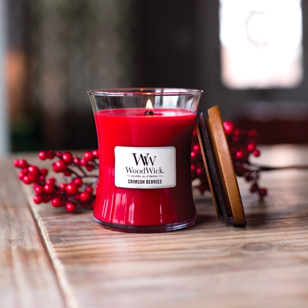 WoodWick kvapioji žvakė Crimson Berries, 275 g цена и информация | Žvakės, Žvakidės | pigu.lt