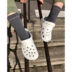 Женские туфли Crocs Classic 10001-100, белый цена и информация | Комнатные тапки женские | pigu.lt