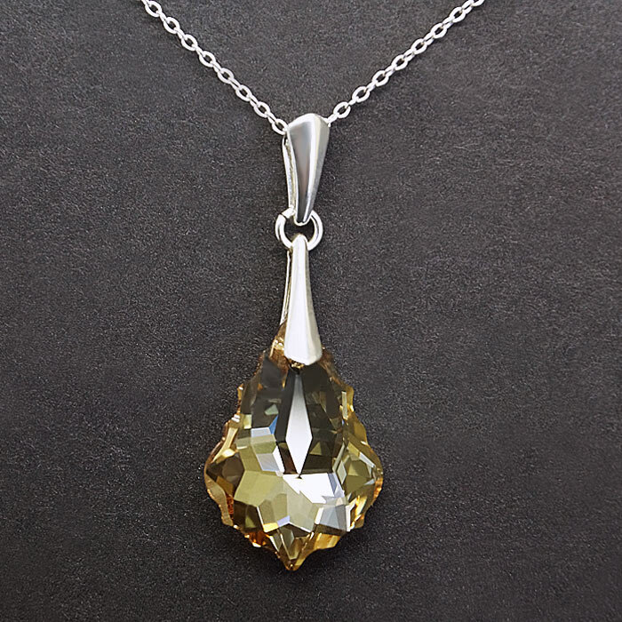 Sidabrinis kaklo papuošalas moterims DiamondSky „Baroque IV (Golden Shadow)“ su Swarovski kristalais