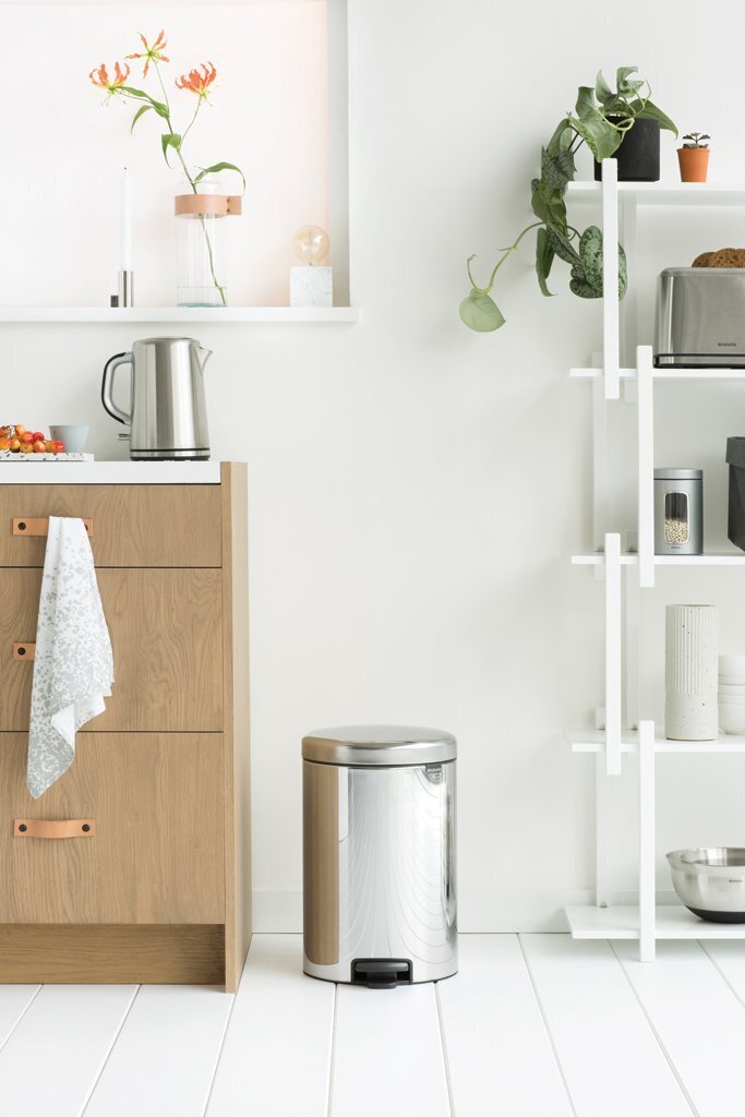 Brabantia šiukšliadėžė NewIcon, 20 l, sidabrinės spalvos цена и информация | Šiukšliadėžės | pigu.lt