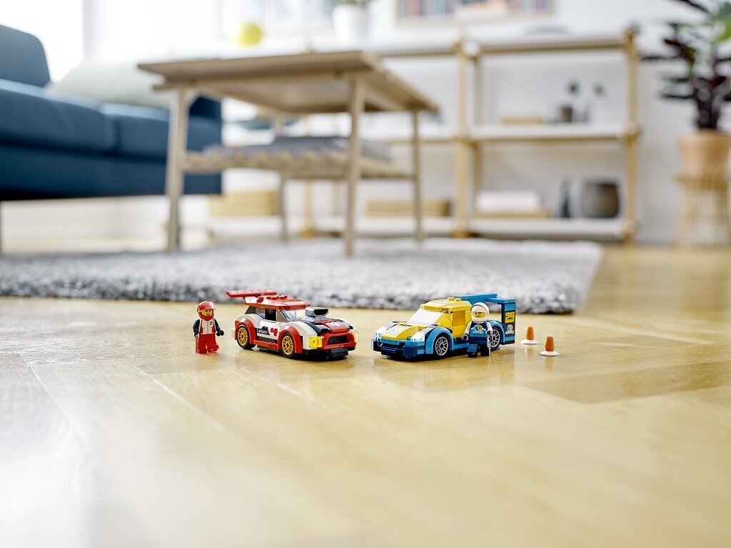 60256 LEGO® City Lenktyniniai automobiliai kaina ir informacija | Konstruktoriai ir kaladėlės | pigu.lt