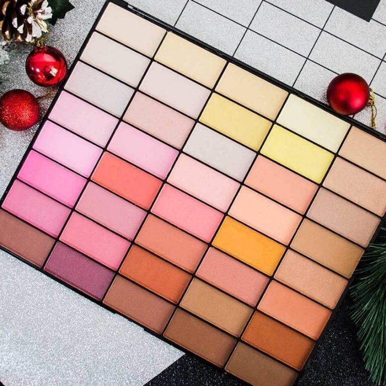 Makiažo paletė Makeup Revolution London Color Spectrum, 168 g цена и информация | Bronzantai, skaistalai | pigu.lt