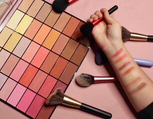 Палитра макияжа Makeup Revolution London Color Spectrum, 168 г цена и информация | Бронзеры (бронзаторы), румяна | pigu.lt