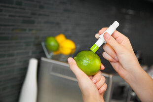 Įrankis citrinai purkšti “Stem” kaina ir informacija | Virtuvės įrankiai | pigu.lt