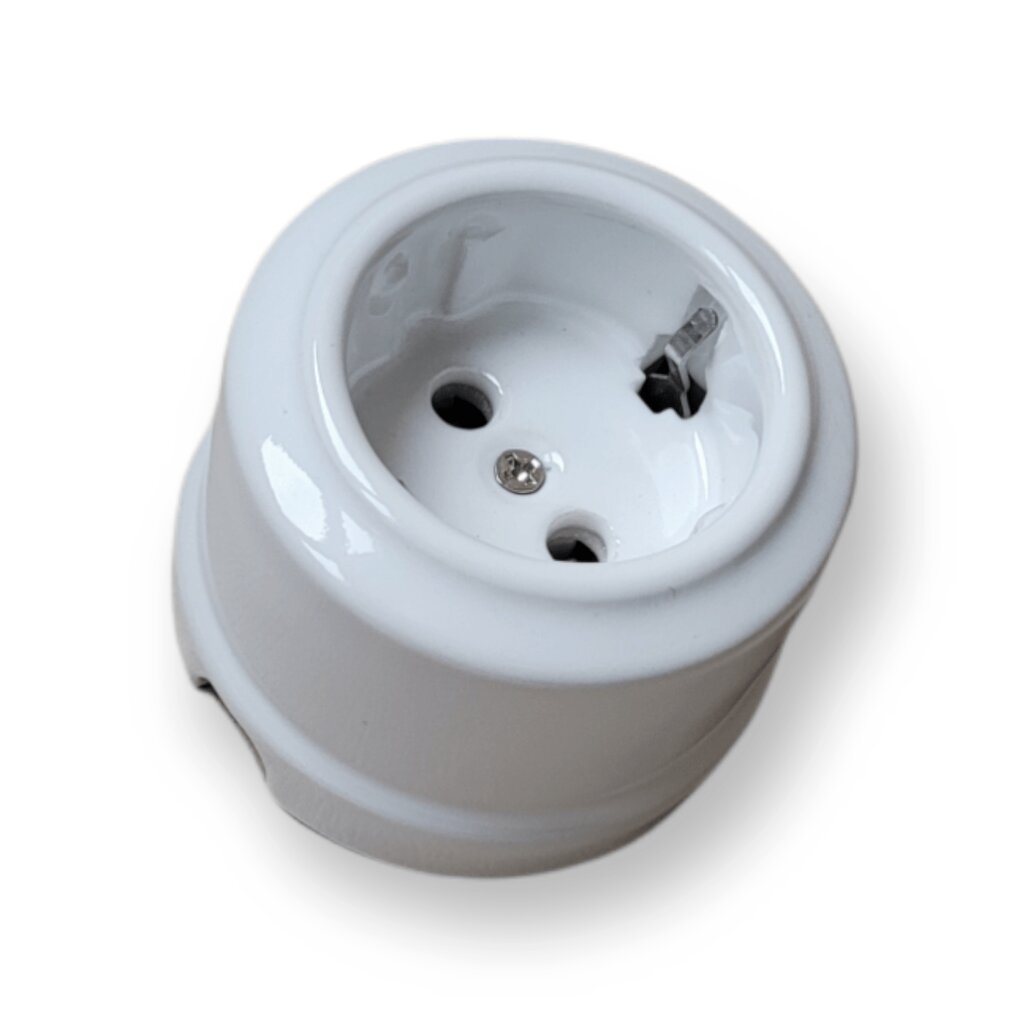 Keramikinė balta virštinkinė rozetė, 220 V kaina ir informacija | Elektros jungikliai, rozetės | pigu.lt