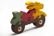 Medinė spalvota dėlionė „Motociklas“ kaina ir informacija | Žaislai kūdikiams | pigu.lt