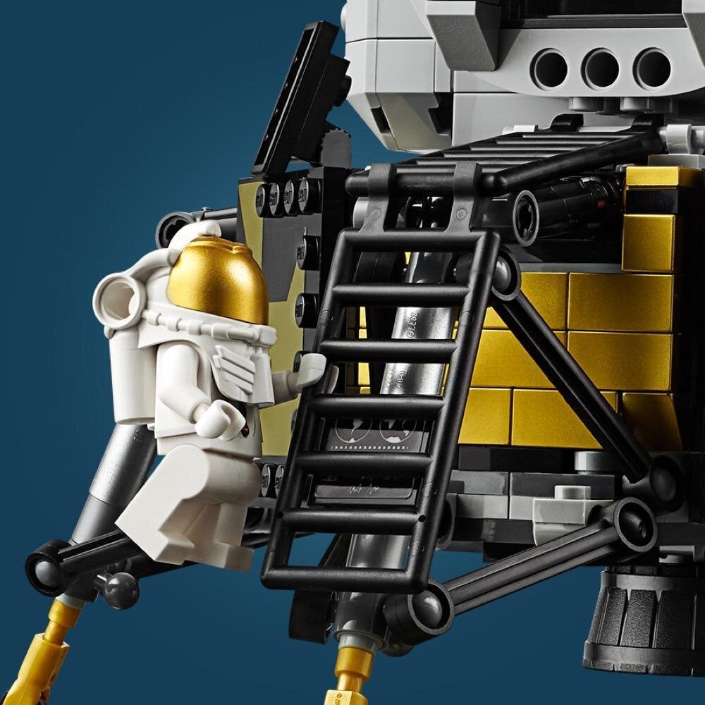 10266 LEGO® Creator Expert NASA Apollo 11 Lunar Lander цена и информация | Konstruktoriai ir kaladėlės | pigu.lt