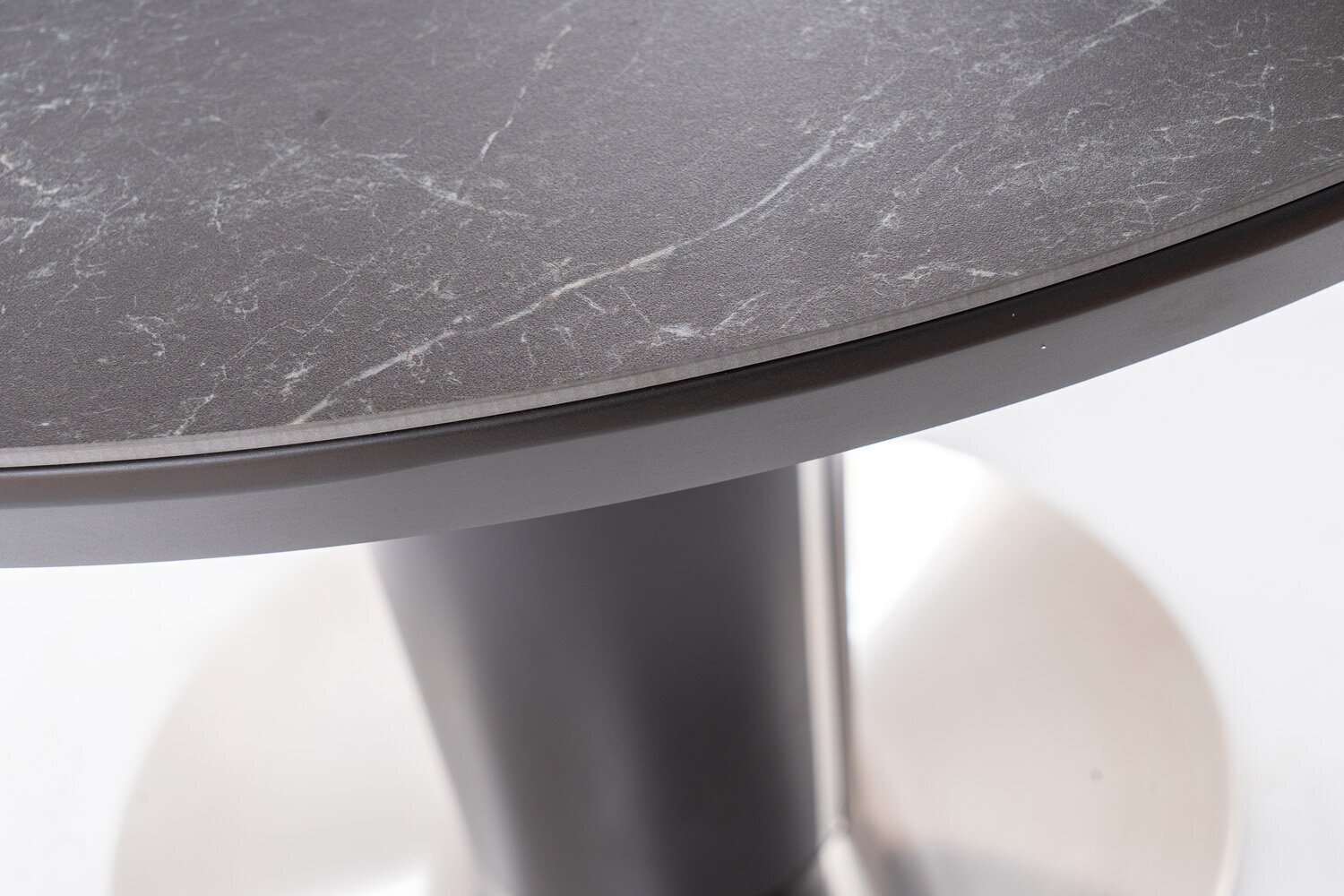Išskleidžiamas valgomojo stalas Signal Meble Orbit 120 cm, juodas kaina ir informacija | Virtuvės ir valgomojo stalai, staliukai | pigu.lt