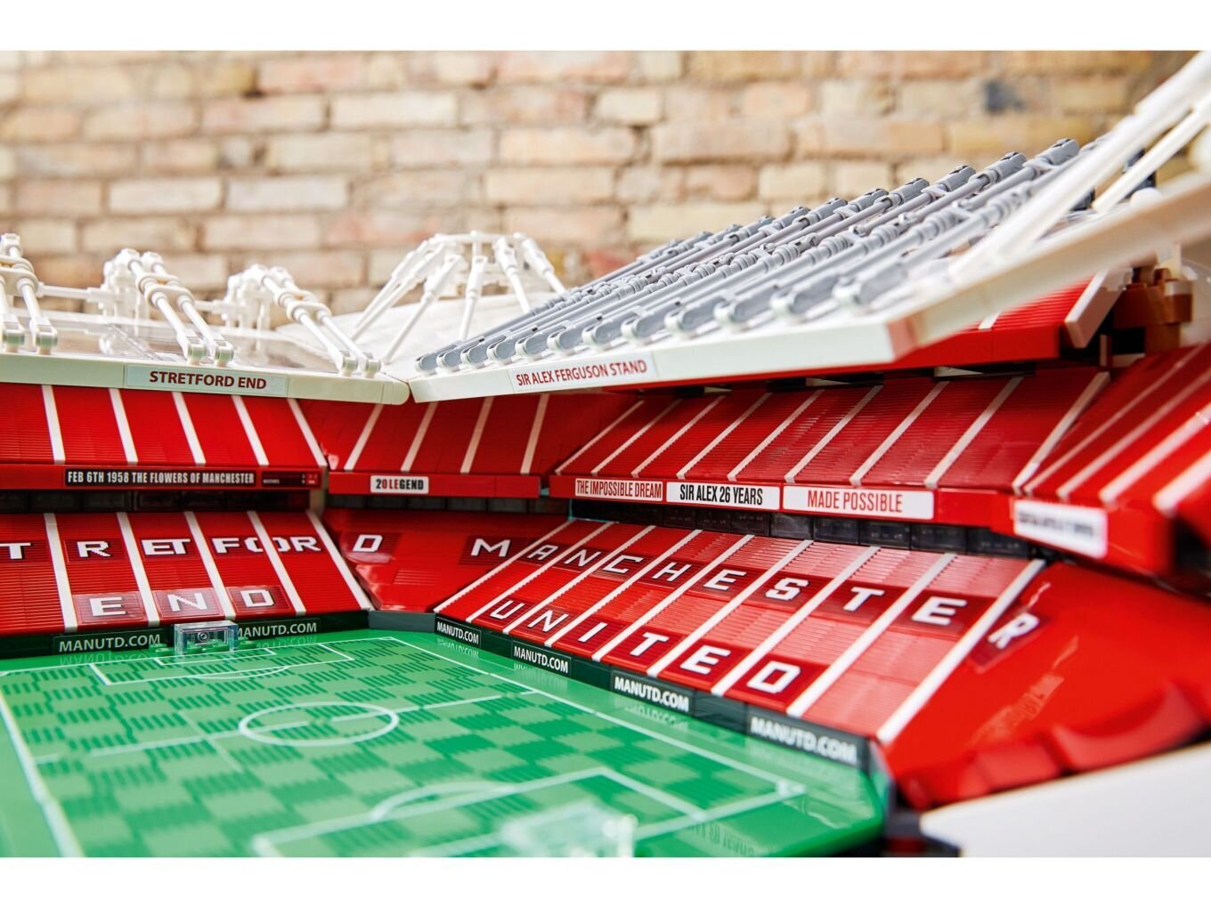 10272 LEGO® Creator Manchester United stadionas цена и информация | Konstruktoriai ir kaladėlės | pigu.lt