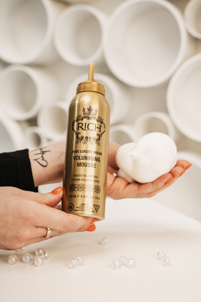 Apimties suteikiančios putos RICH Pure Luxury, 200 ml kaina ir informacija | Plaukų formavimo priemonės | pigu.lt