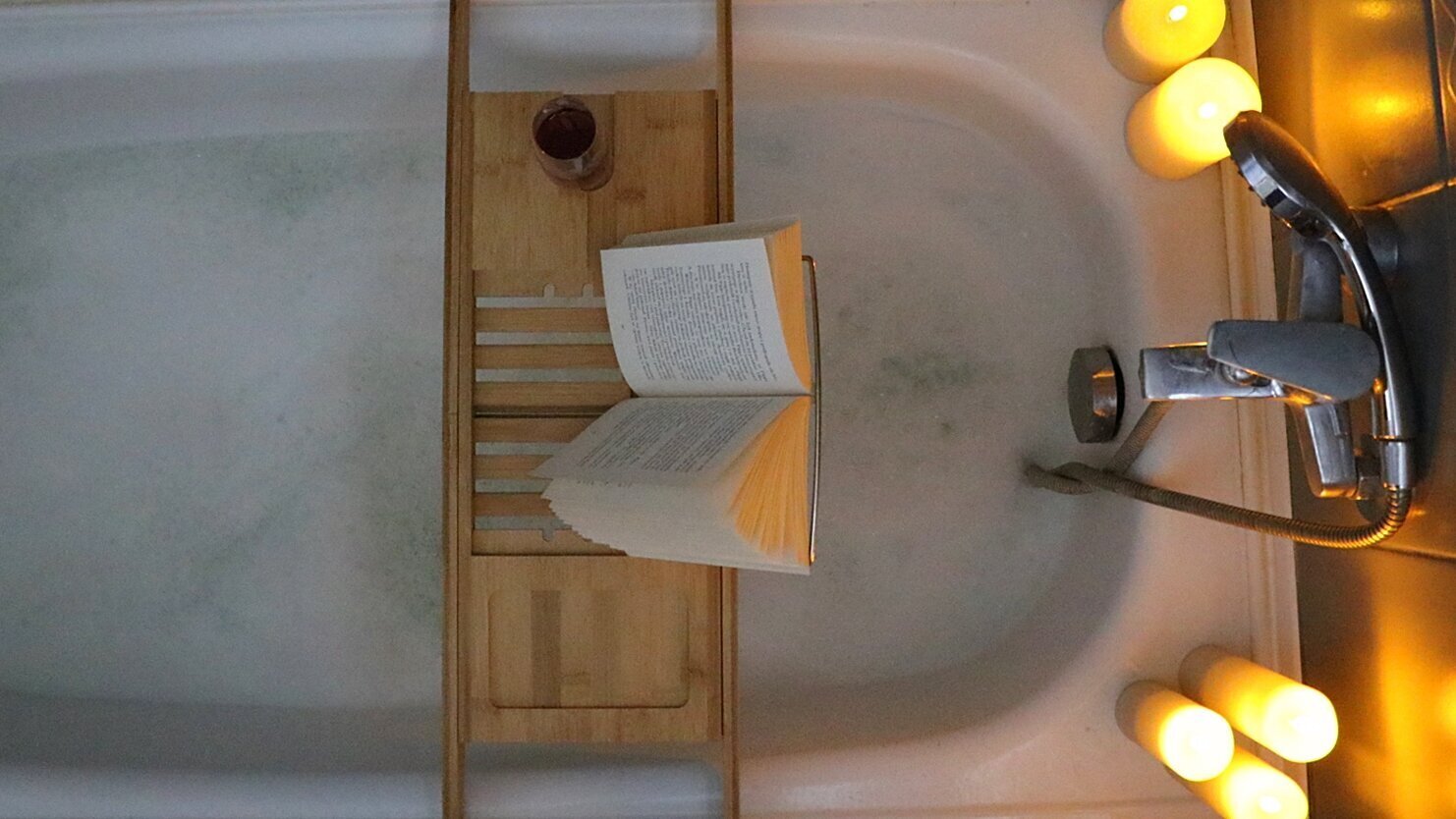 Bambukinė vonios lentyna, 70-105 x 22 cm цена и информация | Vonios kambario aksesuarai | pigu.lt