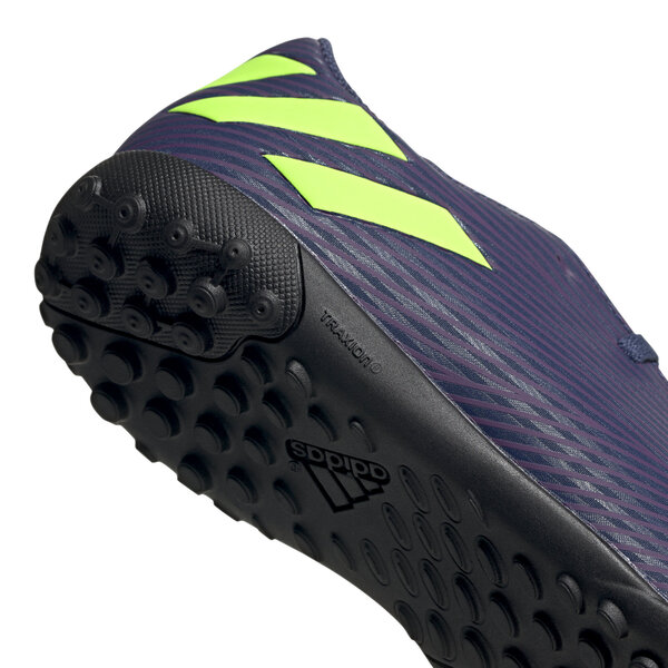 adidas traxion astroturf