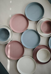 Mushie Набор столовый посуды из двух тарелок Blush цена и информация | Детская посуда, контейнеры для молока и еды | pigu.lt