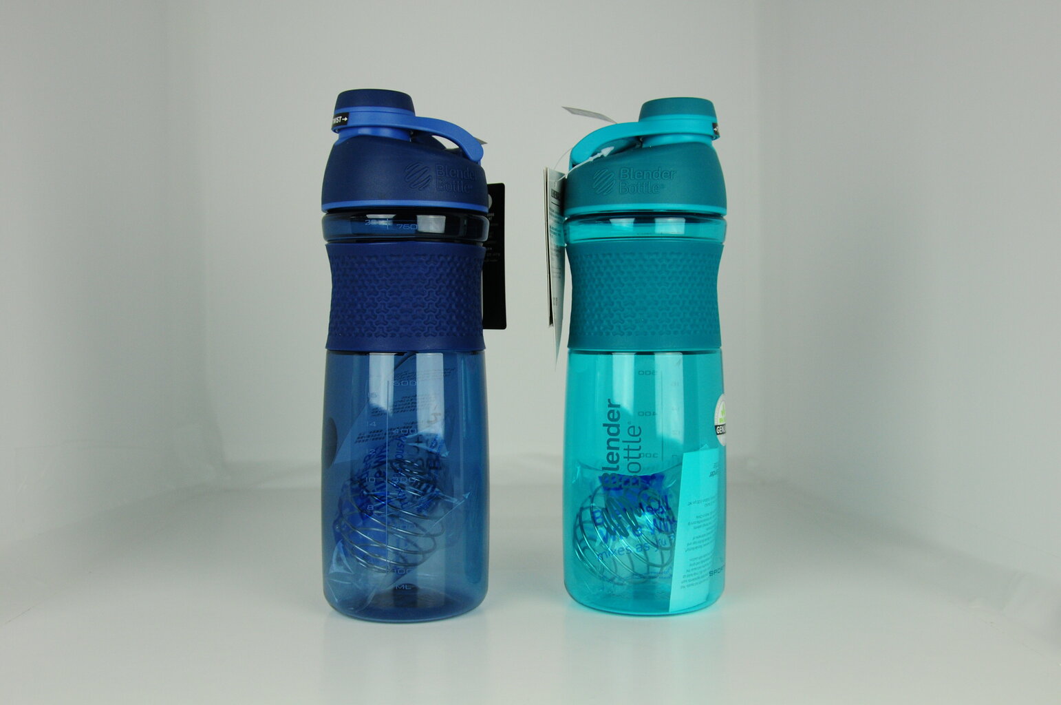 Plaktuvė BlenderBottle Sportmixer twist 820 ml. žalsvai-mėlyna kaina ir informacija | Gertuvės | pigu.lt