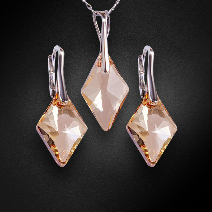 Sidabrinis papuošalų rinkinys moterims DiamondSky Rhombus Golden Shadow su Swarovski kristalais цена и информация | Papuošalų rinkiniai | pigu.lt
