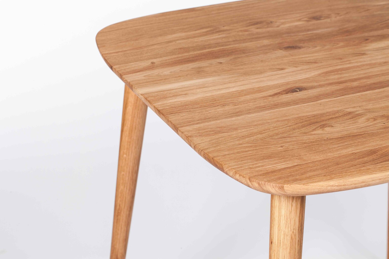 Pietų stalas "E" pagamintas iš aliejuoto ąžuolo цена и информация | Virtuvės ir valgomojo stalai, staliukai | pigu.lt