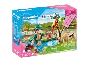 70295 PLAYMOBIL® Family Fun Работница зоопарка цена и информация | Конструкторы и кубики | pigu.lt