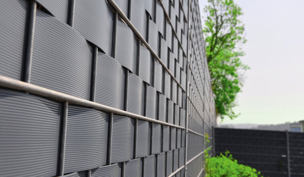Tvoros juosta Classic 19cmx26m, pilka, Polipropilėnas 790 gr./m² kaina ir informacija | Tvoros ir jų priedai | pigu.lt