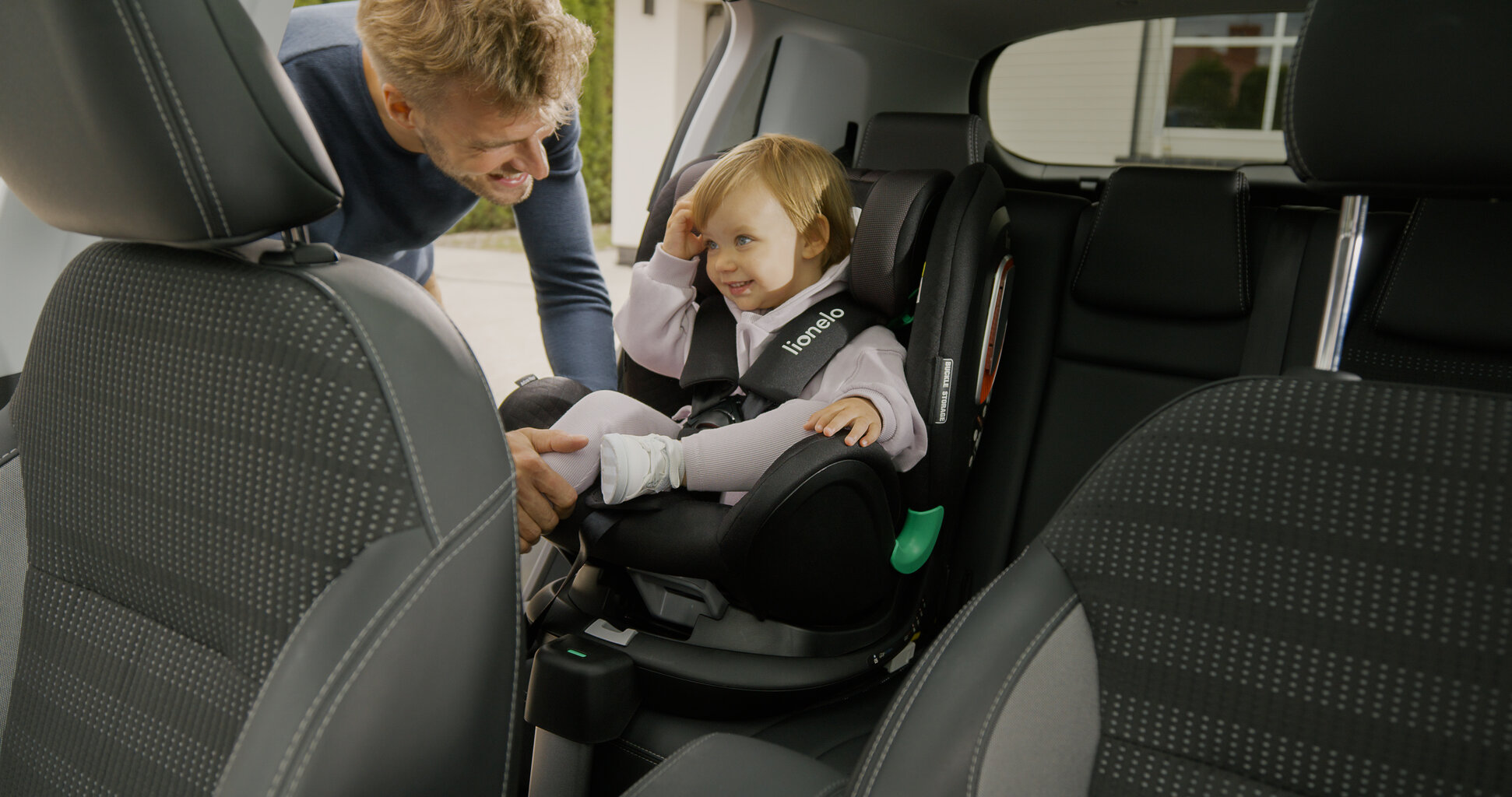 Automobilinė kėdutė Lionelo Bastiaan One Isofix, 0-36 kg, Black Onyx kaina ir informacija | Autokėdutės | pigu.lt