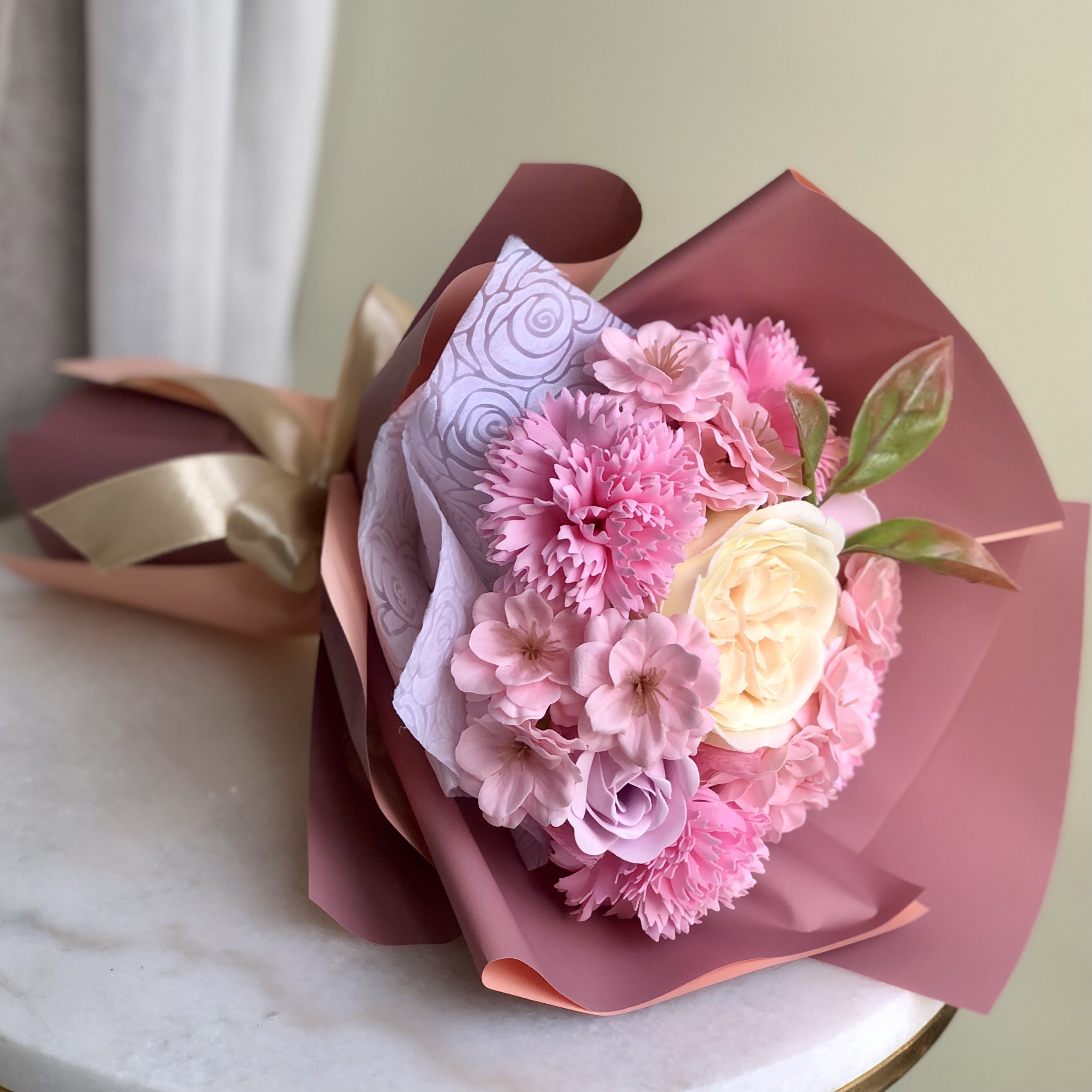 Muilo gėlių puokštė, rožinė 29cm x 17cm kaina | pigu.lt