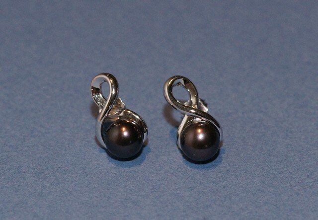 Sidabriniai auskarai su juodais perlais цена и информация | Auskarai | pigu.lt