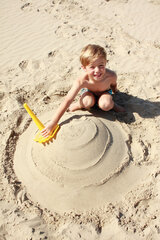 Smėlio žaislas - Triplet - Geltona, Quut 170037 kaina ir informacija | Vandens, smėlio ir paplūdimio žaislai | pigu.lt