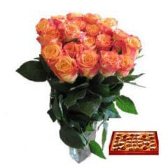 Orandžinės rožės 11 vnt. + saldainiai цена и информация | Живые цветы  | pigu.lt