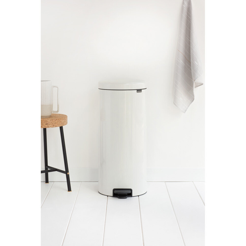 Brabantia šiukšliadėžė NewIcon, 30 l, balta цена и информация | Šiukšliadėžės | pigu.lt