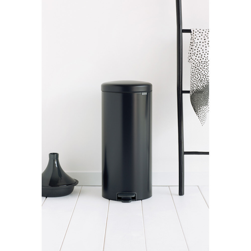 Brabantia šiukšliadėžė NewIcon, 30 l, juoda цена и информация | Šiukšliadėžės | pigu.lt