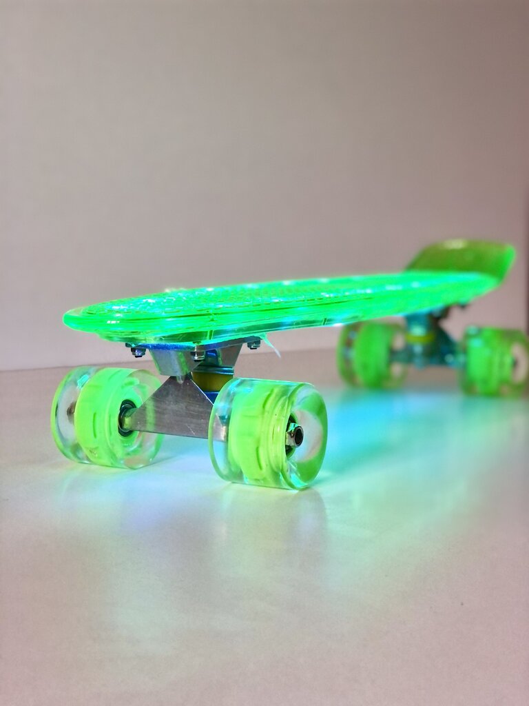 Šviečianti pakraunama riedlentė Pennyboard kaina ir informacija | Riedlentės | pigu.lt