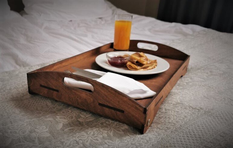 Pusryčių stalas - padėklas su sulankstomomis kojomis kaina ir informacija | Virtuvės įrankiai | pigu.lt