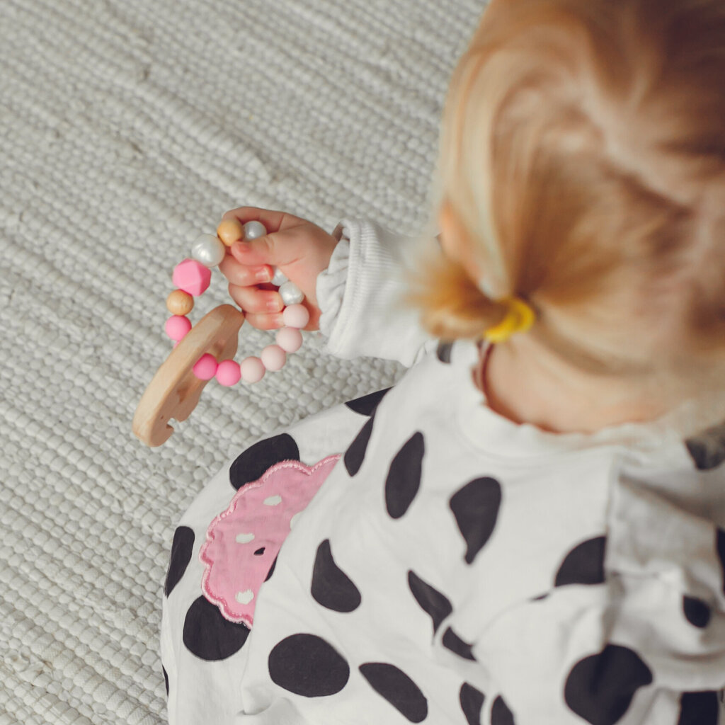 Rankų darbo kramtukas-apyrankė 0 mėn.+, rožinis kaina ir informacija | Žaislai kūdikiams | pigu.lt