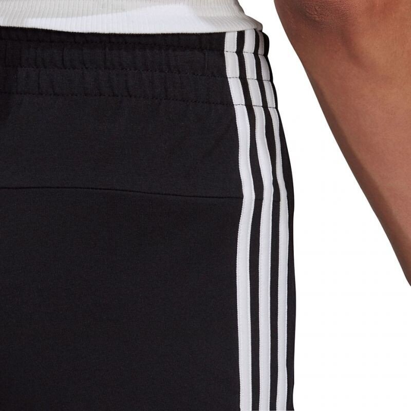 Sportinaii šortai moterims Adidas Essentials Slim Shorts W GM5523 kaina ir informacija | Sportinė apranga moterims | pigu.lt