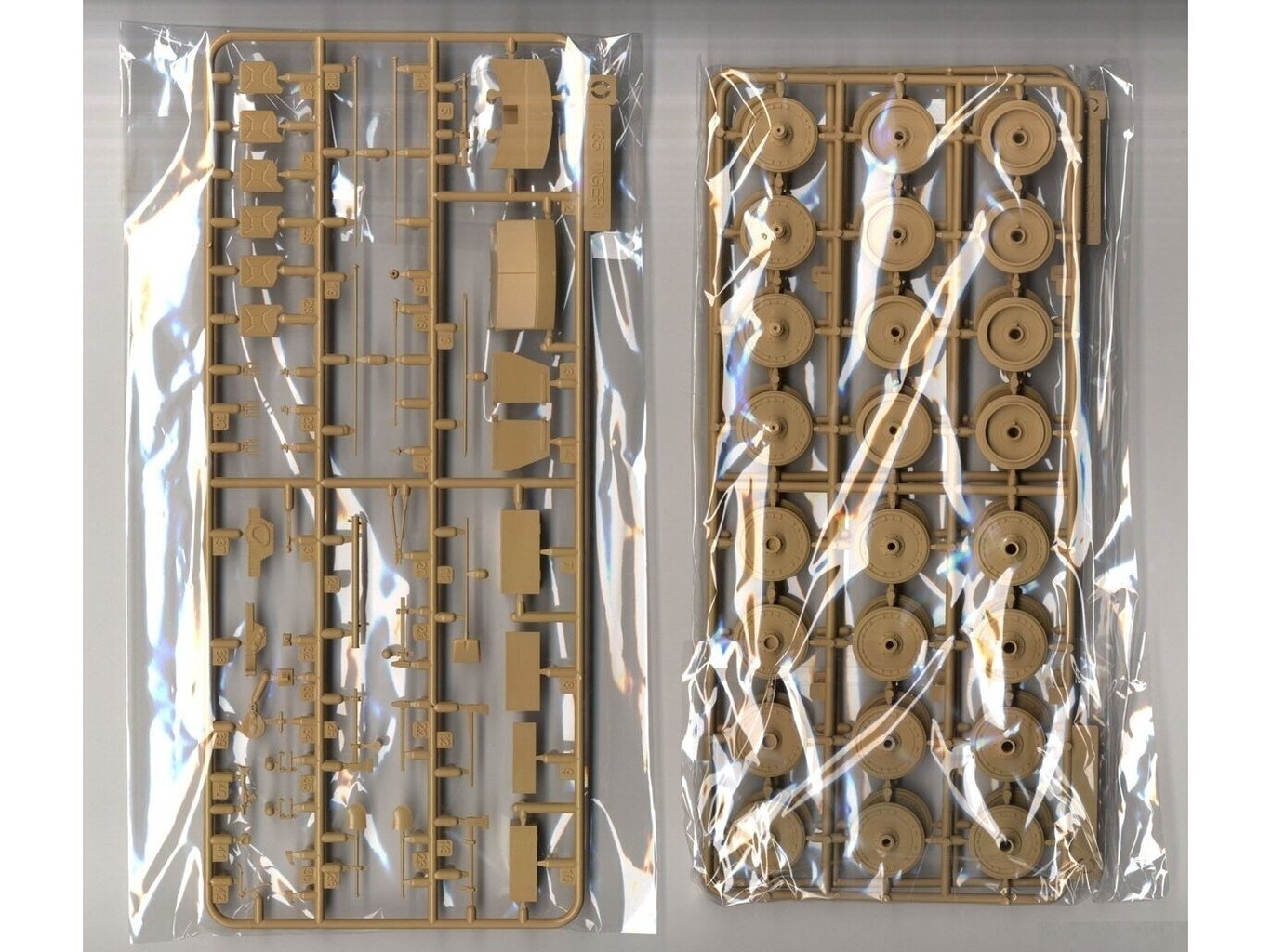 Konstruktorius Rye Field Model - Tiger I Pz.Kpfw.VI Ausf.E Sd.Kfz. 181, 1/35, RFM-5001U, 8 m.+ kaina ir informacija | Konstruktoriai ir kaladėlės | pigu.lt