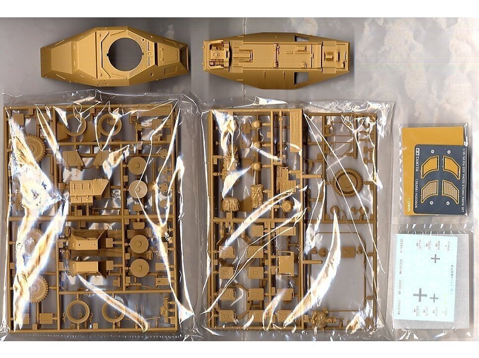 Konstruktorius Tamiya - Sd.Kfz.223 Leichter Panzerspähwagen(Fu) Includes photo-etched parts, 1/35, 35268, 8 m.+ цена и информация | Konstruktoriai ir kaladėlės | pigu.lt