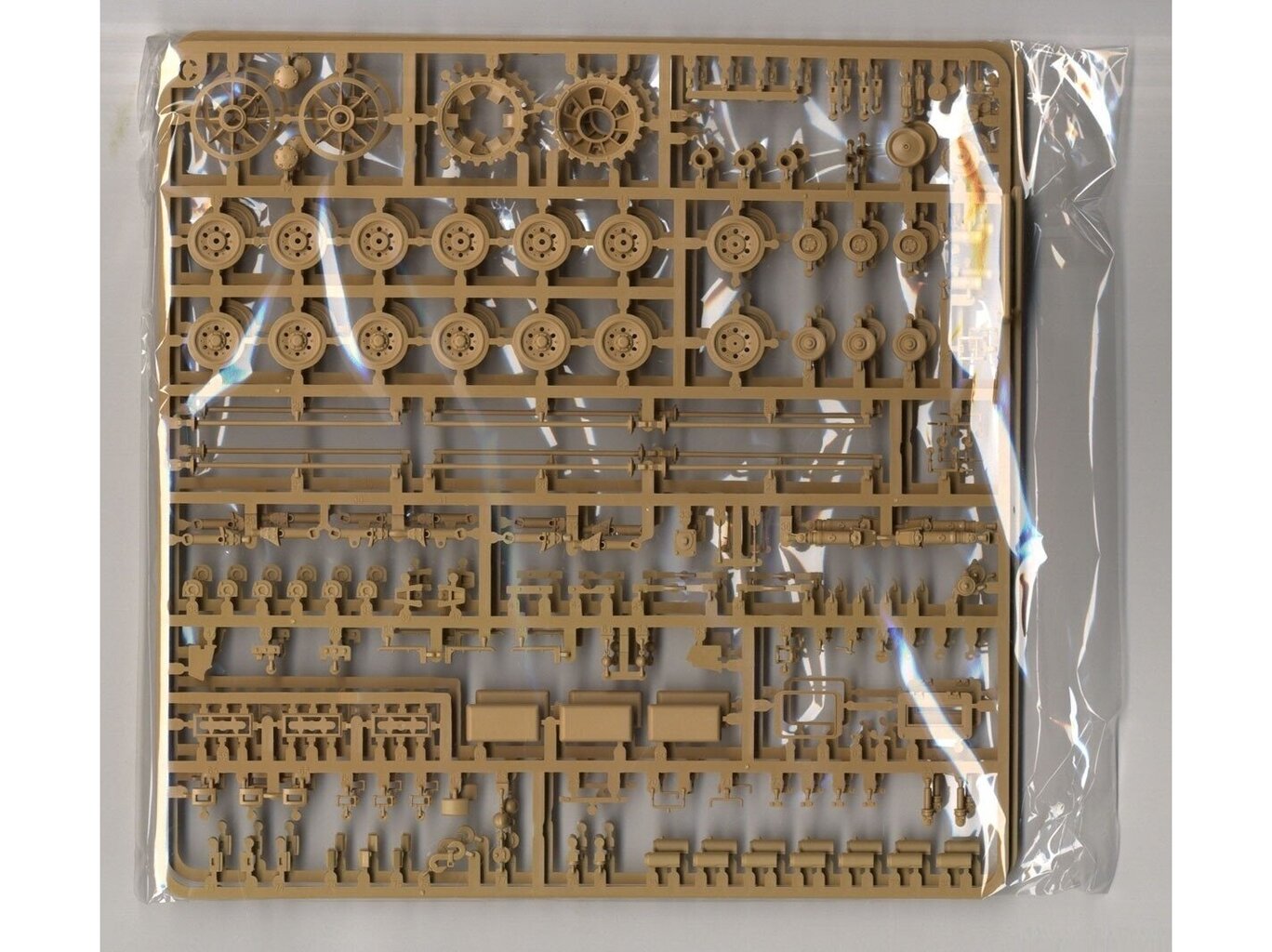 Surenkamas modelis Rye Field Model, Pz.Kpfw.III Ausf. J RFM-5072, 1/35 kaina ir informacija | Konstruktoriai ir kaladėlės | pigu.lt