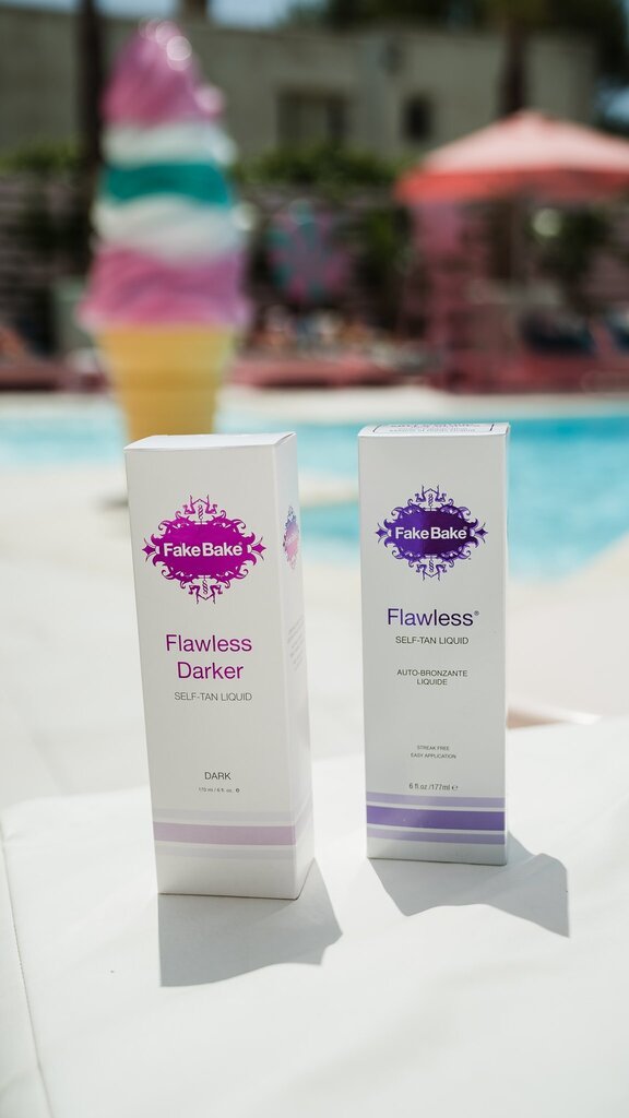 Skysta tamsaus atspalvio savaiminio įdegio priemonė Fake Bake Flawless Darker su pirštine, 170 ml kaina ir informacija | Savaiminio įdegio kremai | pigu.lt