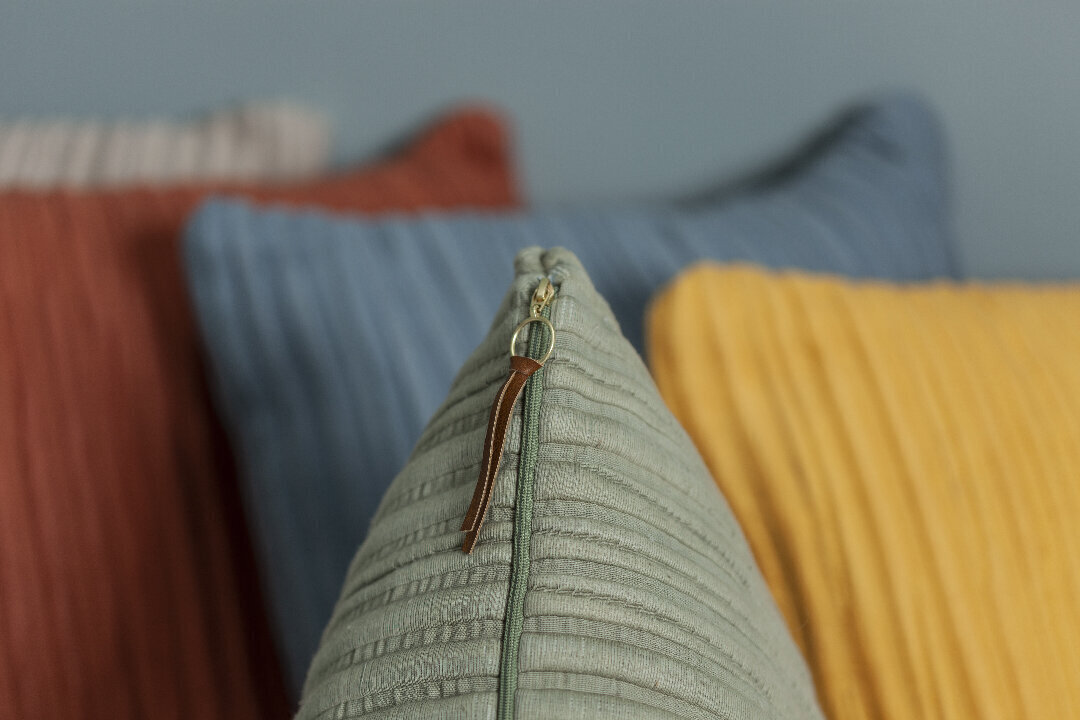 Pagalvės užvalkalas MogiHome Jarami, garstyčių geltona, 45 x 45cm цена и информация | Dekoratyvinės pagalvėlės ir užvalkalai | pigu.lt
